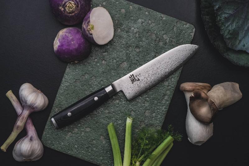 Yaxell_Ran_santoku_kokkiveitsi_16_5cm