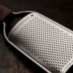 Microplane_raastin_puukahvalla__hieno
