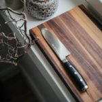 Chez_Marius_puinen_leikkuulauta_25_x_35cm__pahkinapuu