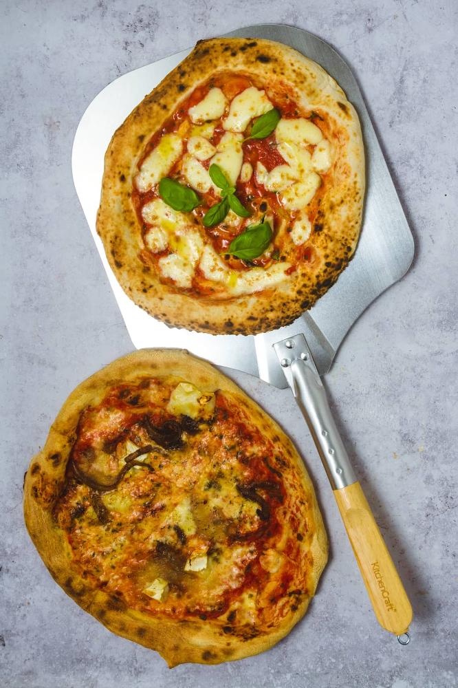 Kitchen_Craft_pizzalapio_puukahvalla